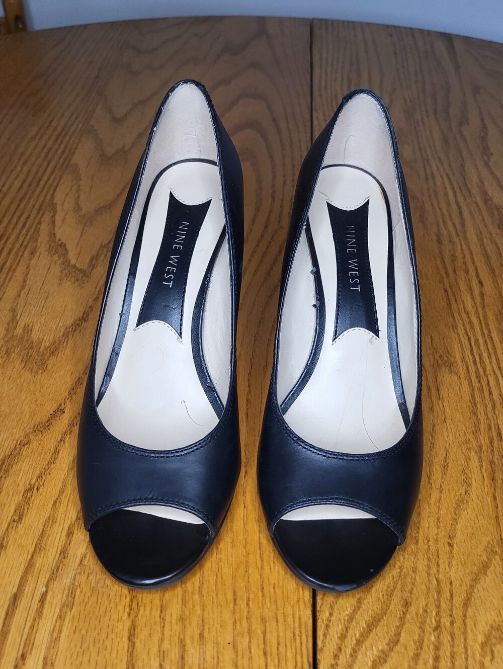 ✨️Nine West Black Leather Heels sz 8